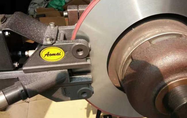 Станок для проточки автомобильных дисков Станок для проточки дисков