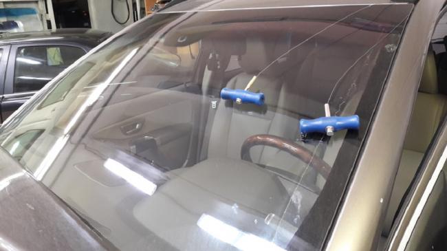 Снятие стекла с помощью струны Стекло с тонкой струной