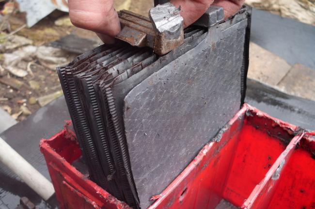 Свинец в аккумуляторе Свинец в аккумуляторе