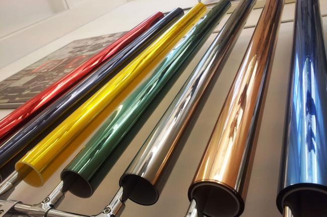 Тонировочная пленка для автомобиля Тонировочная пленка для автомобиля