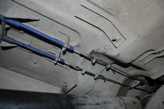 Тросики ручника легкового автомобиля Трос ручника автомобиля