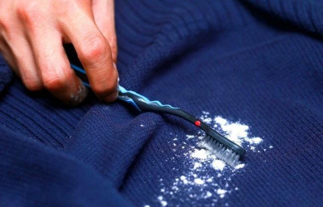 Некоторые типы тканей нельзя тереть Удаление пятна