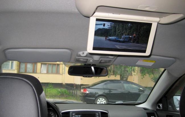 Установка потолочного автомобильного монитора Установка потолочного автомобильного монитора