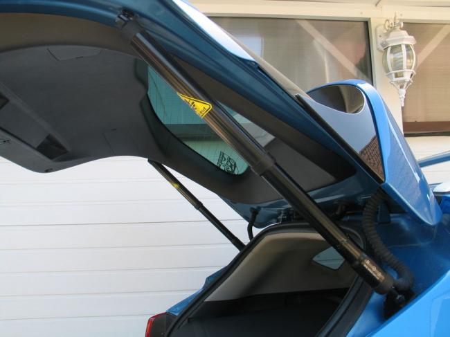 Заводской электропривод багажника Электропривод багажника