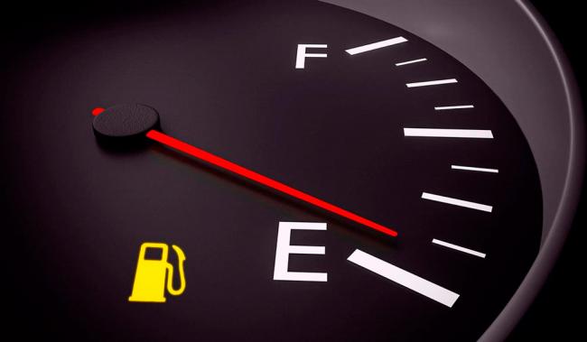 Индикатор показывающий что в баке мало топлива В баке мало топлива