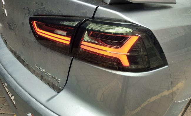 Включённый указатель поворота Включённый указатель поворота