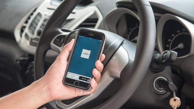 Водитель UBER такси Водитель UBER такси