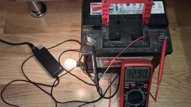 Вольт в заряженной АКБ Вольт в заряженной АКБ