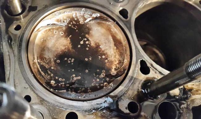 Воспламенение смеси в результате детонации двигателя Воспламенение смеси в двигателе