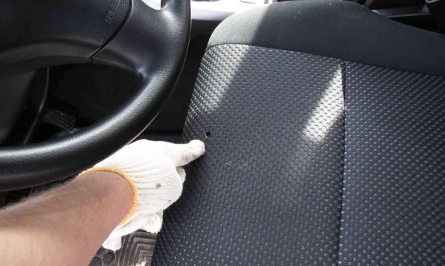 Восстановление прожогов обивки салона в автомобиле Восстановление прожогов обивки салона в автомобиле