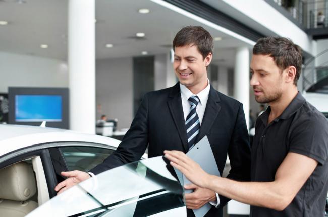 Выбор новой машины в автосалоне Выбор новой машины в автосалоне
