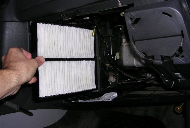 Замена автомобильного салонного фильтра Замена автомобильного салонного фильтра