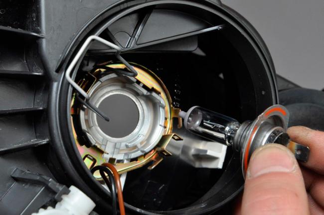 Замена лампочки на фаре замена лампочки