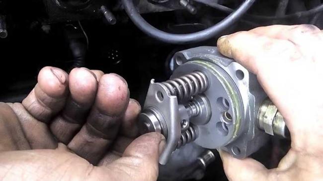 Процесс замены плунжерной пары Замена плунжерной пары