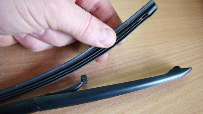 Замена резинок на дворниках Замена резинок на дворниках