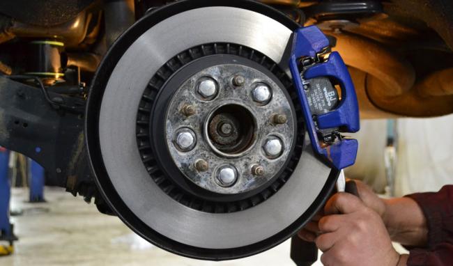 Замена тормозного диска Замена тормозного диска