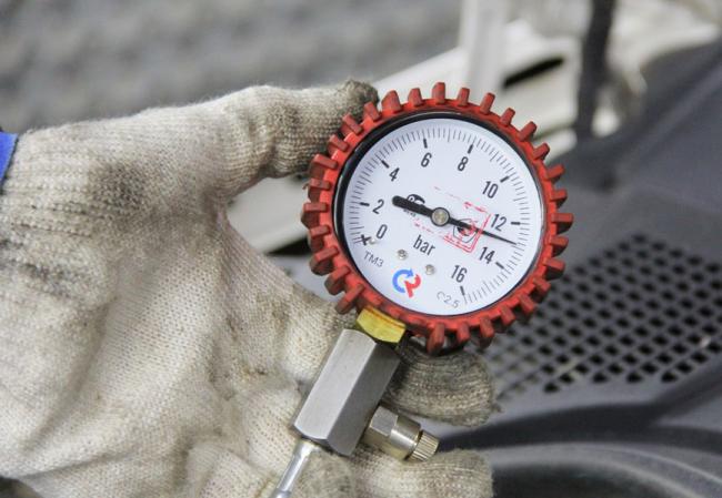 Замер компрессии в двигателе Замер компрессии в двигателе