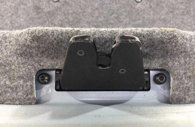 Защёлки замка багажника машины Замок багажника автомобиля