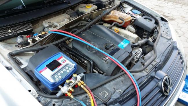 Заправка кондиционера в машине Заправка кондиционера в машине