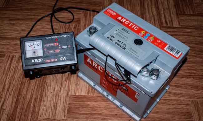 Зарядка АКБ с помощью зарядного устройства Кедр Зарядка АКБ