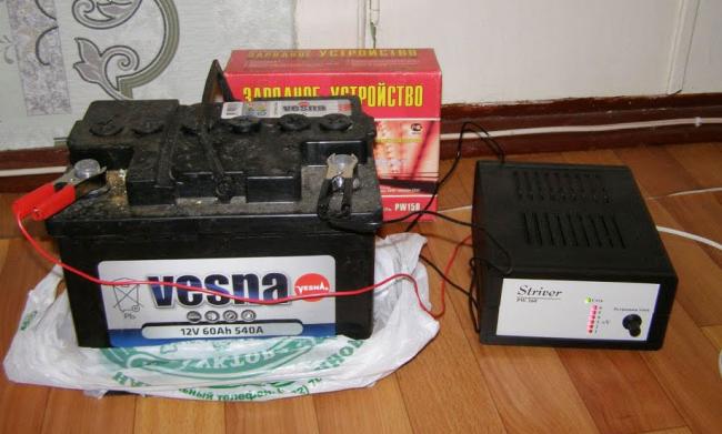 Зарядка автомобильного аккумулятора устройством Зарядка автомобильного аккумулятора устройством