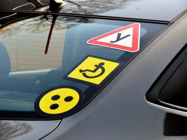 Знак «Инвалид» на машину Знак «Инвалид» на машину