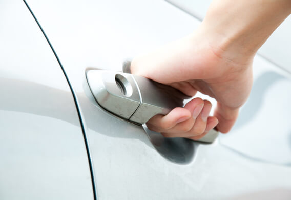 chto-delat-esli-mashina-bet-tokom