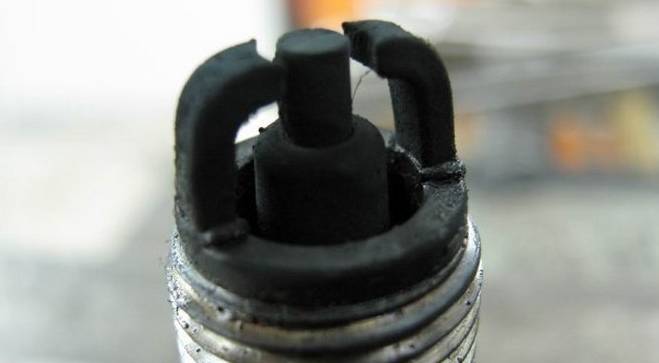 Сухой черный нагар в виде сажи