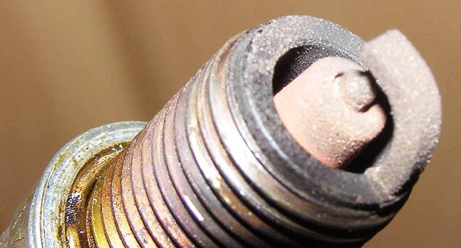 Слабовыраженный белый нагар