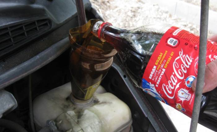 Как промыть систему охлаждения двигателя кока-колой