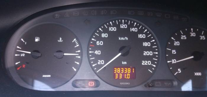 Горит лампочка тормозов на панели приборов