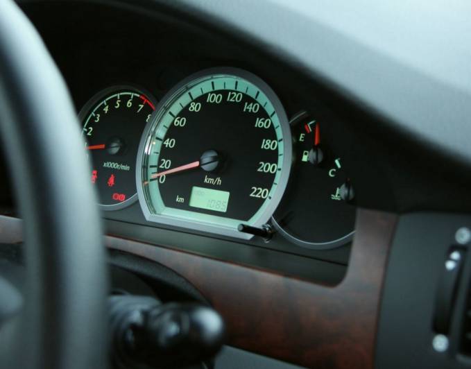 Выключенный двигатель при снятии аккумулятора