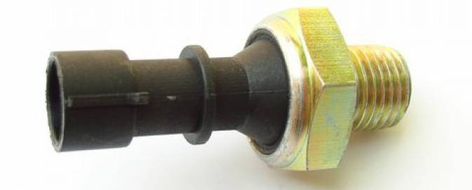 датчик давления масла горит