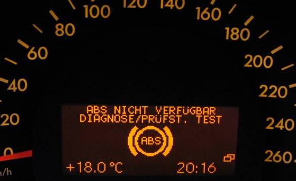 Почему горит лампочка АБС