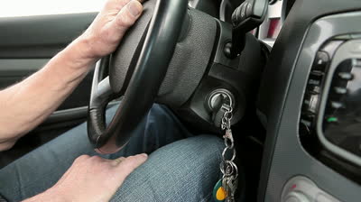 car-iginition-with-key