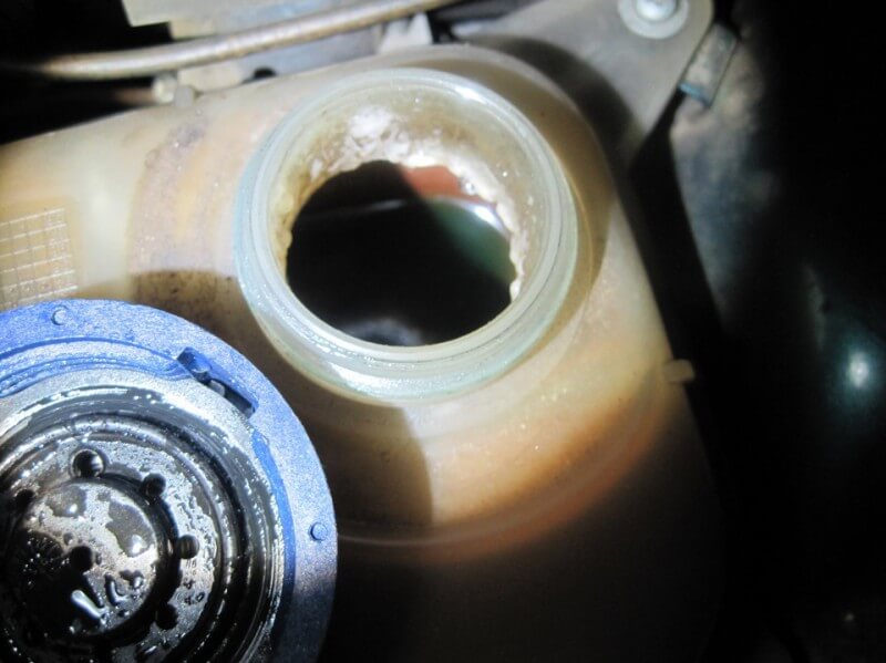 maslo popadaet v tosol