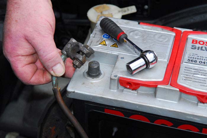 kak_sniat_akkumuliator