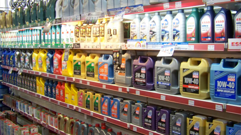 kakoe-maslo-lit-v-dvigatel-4