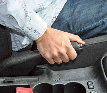 chto-delat-esli-mashina-bet-tokom