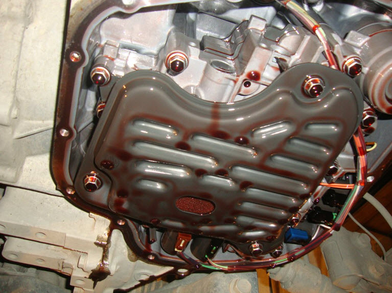 zamena-masla-v-variatore-tojota-filder3