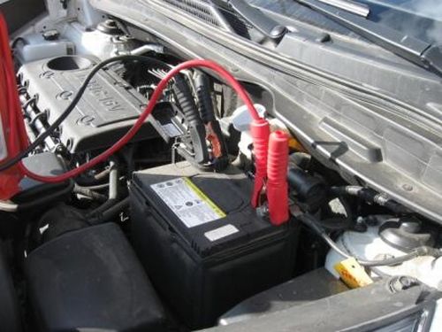 Можно ли заряжать аккумулятор не снимая клеммы